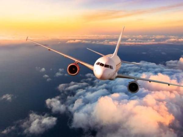 ¿Qué hacer si su vuelo se retrasa o cancela? Conozca sus derechos y cómo proceder