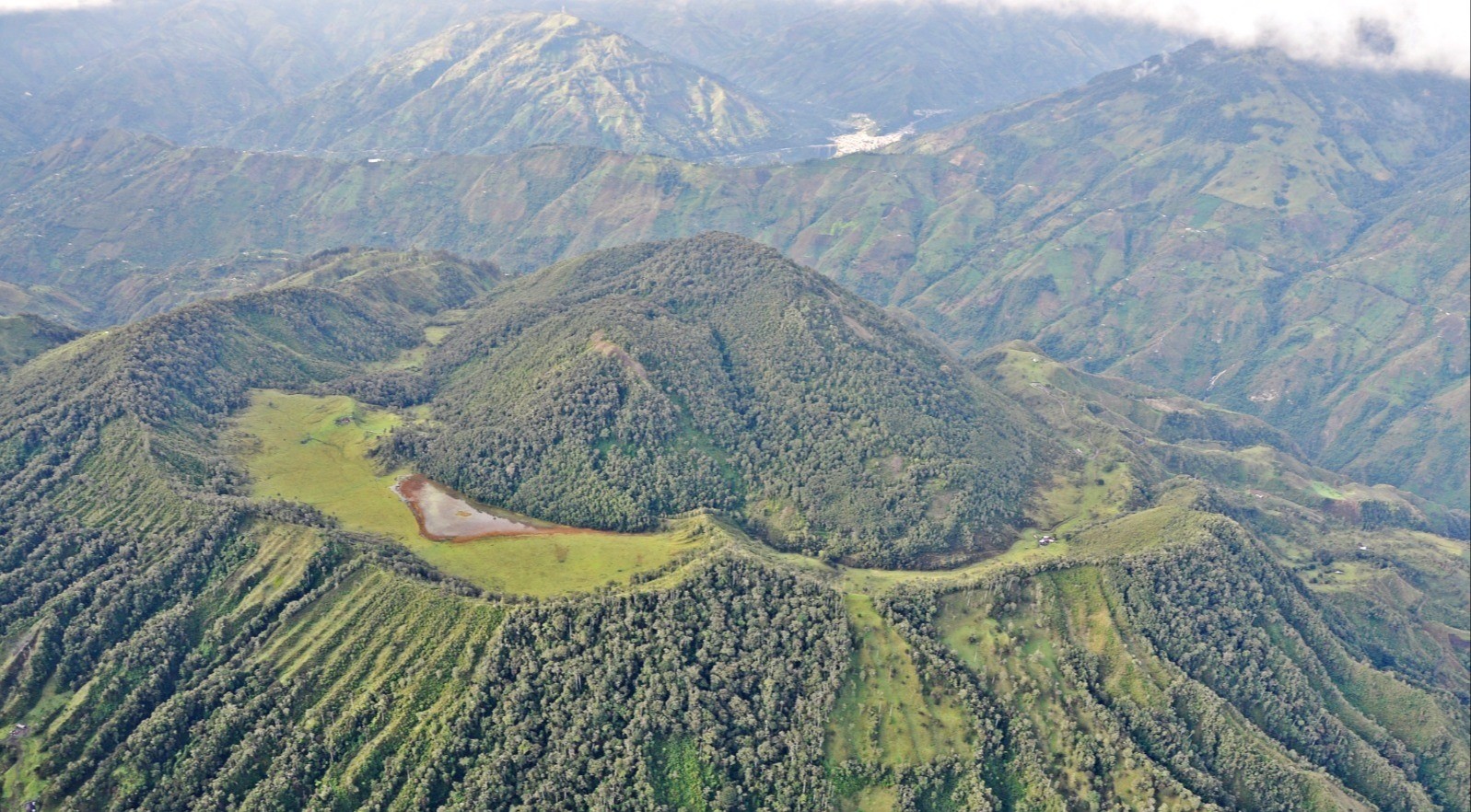Ministro de Salud alerta sobre el riesgo del volcán Cerro Machín en Ibagué
