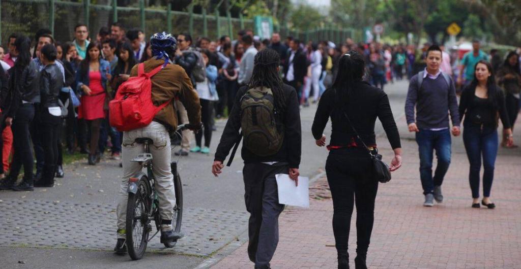 ¿Cifras positivas o espejismo laboral? Debate por la reducción del desempleo en Colombia