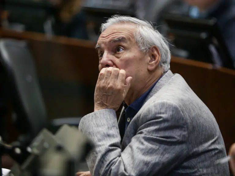 Crisis en el MinHacienda: ¿Qué hay detrás de la sorpresiva salida de Ricardo Bonilla?
