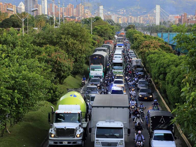 Medellín Levanta el Pico y Placa: Movilidad Libre para Celebrar la Navidad y el Año Nuevo