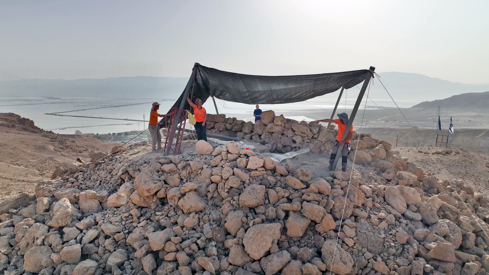 ¡Impactante hallazgo cerca del Mar Muerto! Descubren pirámide de 2.200 años con artefactos excepcionales