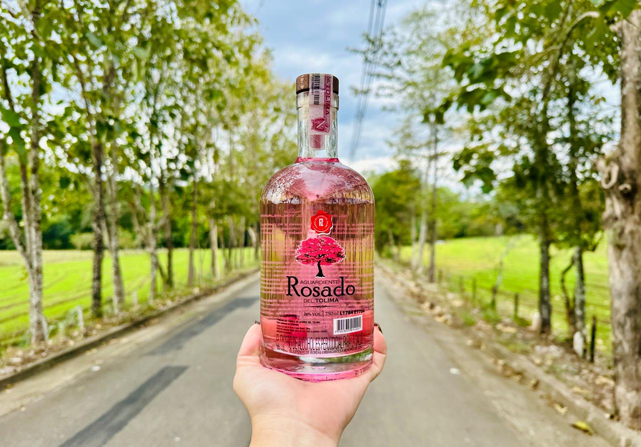 La Fábrica de Licores del Tolima revoluciona el mercado con el Aguardiente Rosado Sin Azúcar