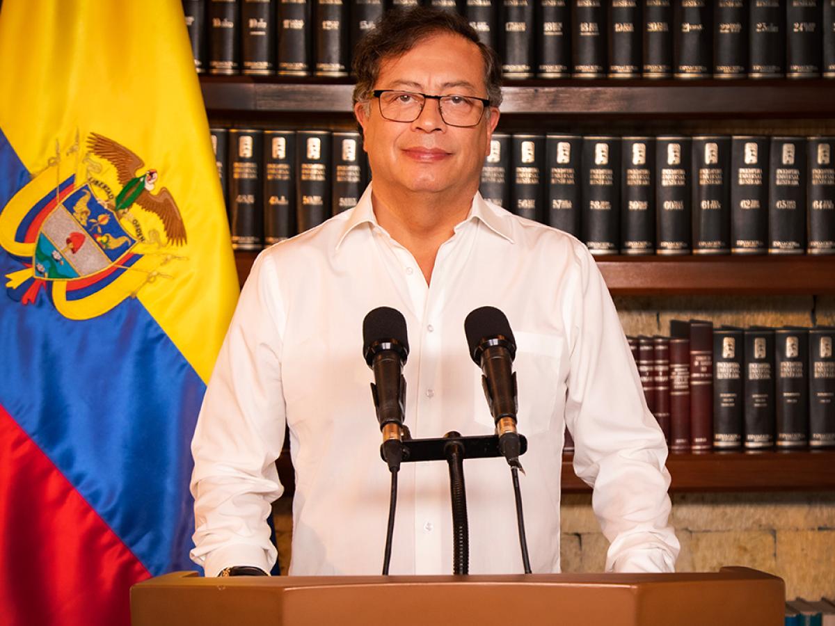 Petro propone consulta popular para reformas laboral y de salud tras bloqueos en el Congreso