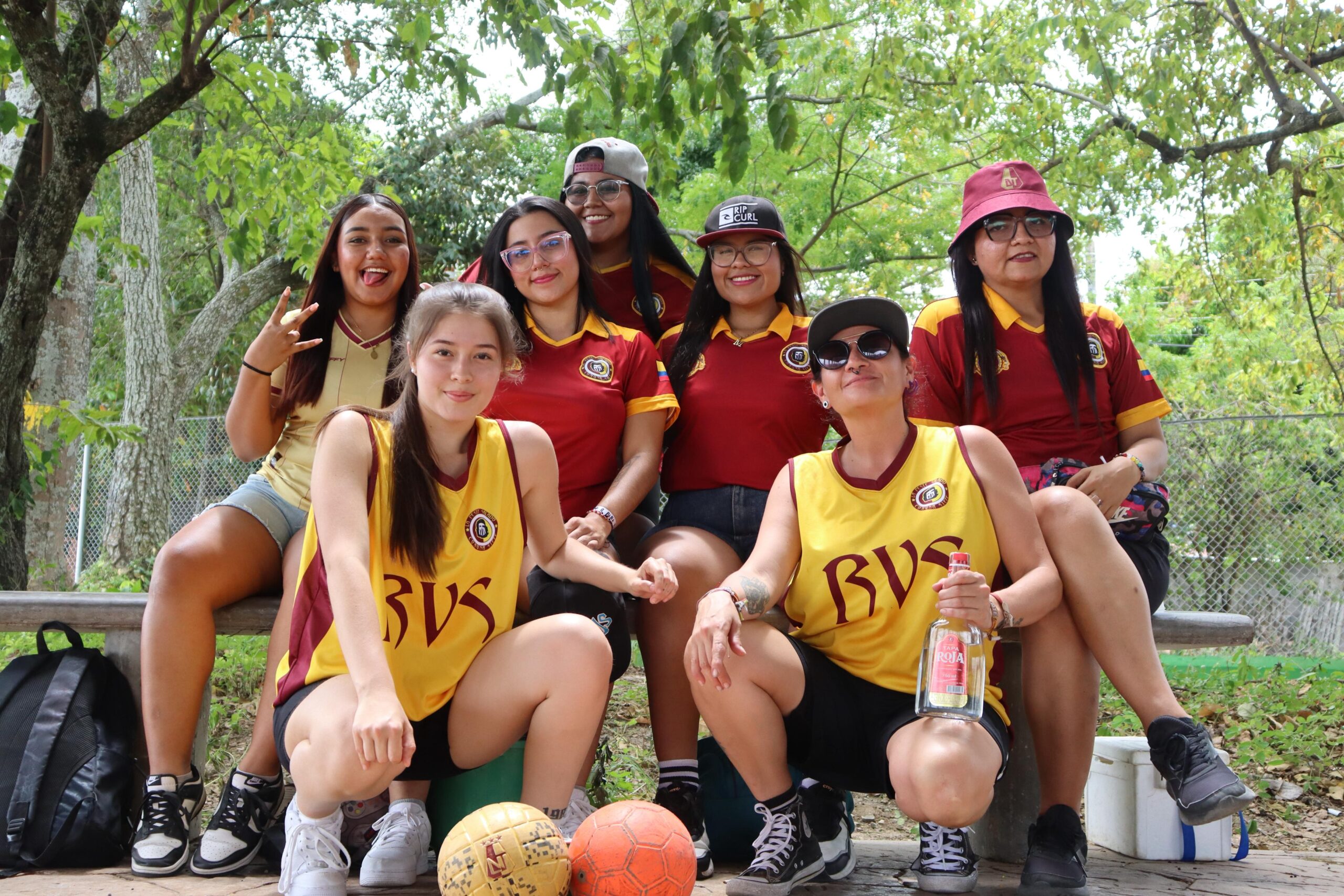 ¿Fútbol, muralismo y barras bravas unidas por la paz? Así se vivió una jornada única en San Luis, Tolima