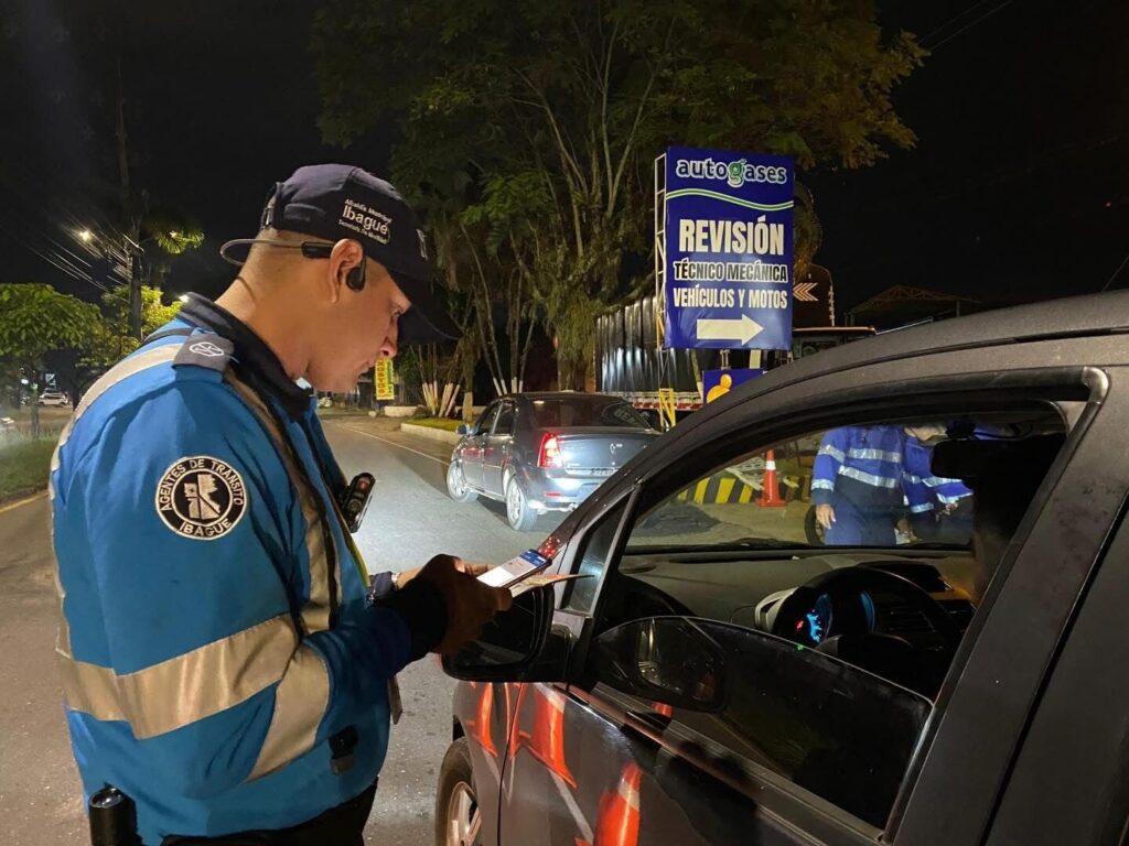 Bloqueo en Ibagué: Conductores de plataformas protestan por operativos y exigen respeto al derecho al trabajo