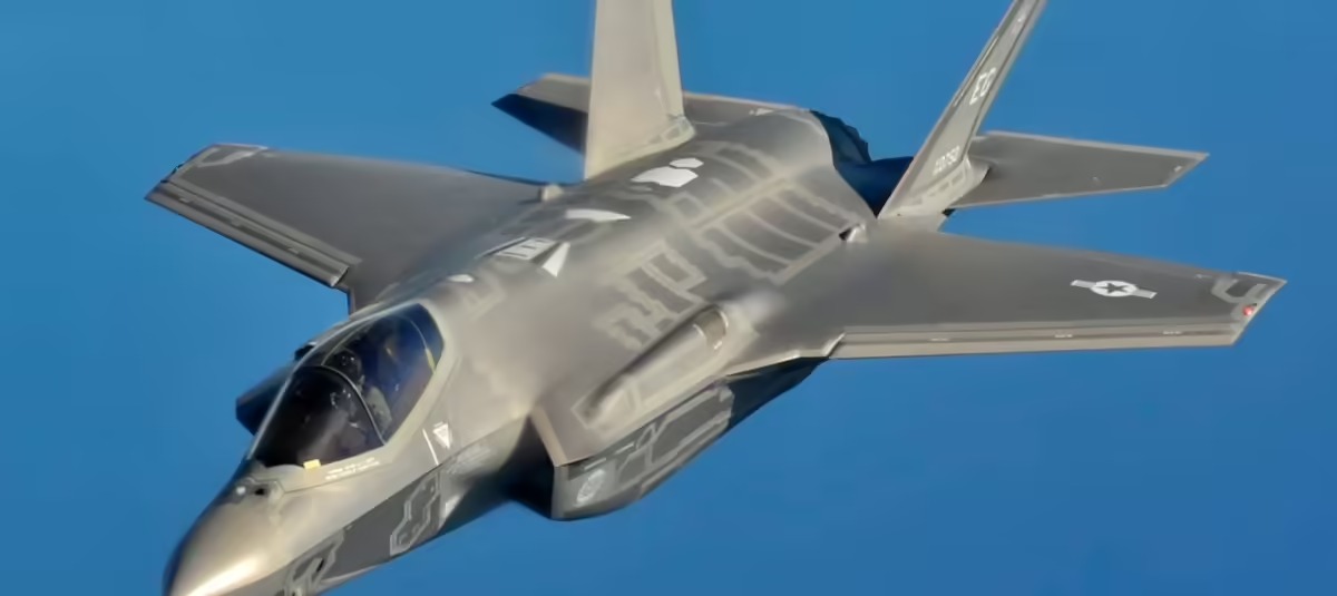 Venezuela acusa a EE. UU. de una peligrosa incursión aérea que habría puesto en riesgo a un vuelo comercial colombiano