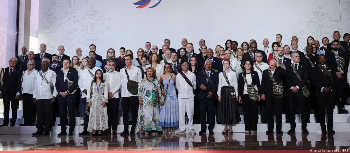 Cumbre UE-CELAC en Colombia: arranca con más sillas vacías que acuerdos
