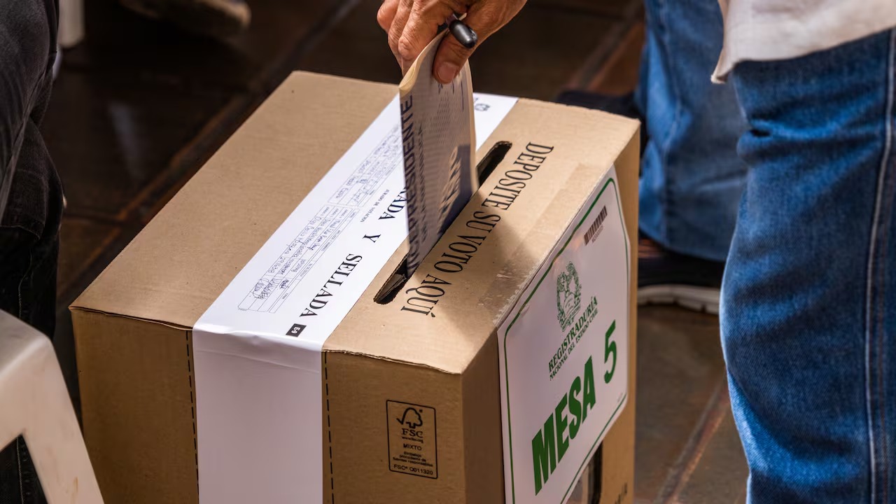 El Gobierno activa la Ley de Garantías Electorales: estas son las fechas clave y restricciones que entran en juego