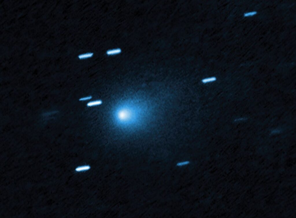 La inquietante advertencia de Stephen Hawking resurge con el misterioso cometa interestelar 3I/ATLAS