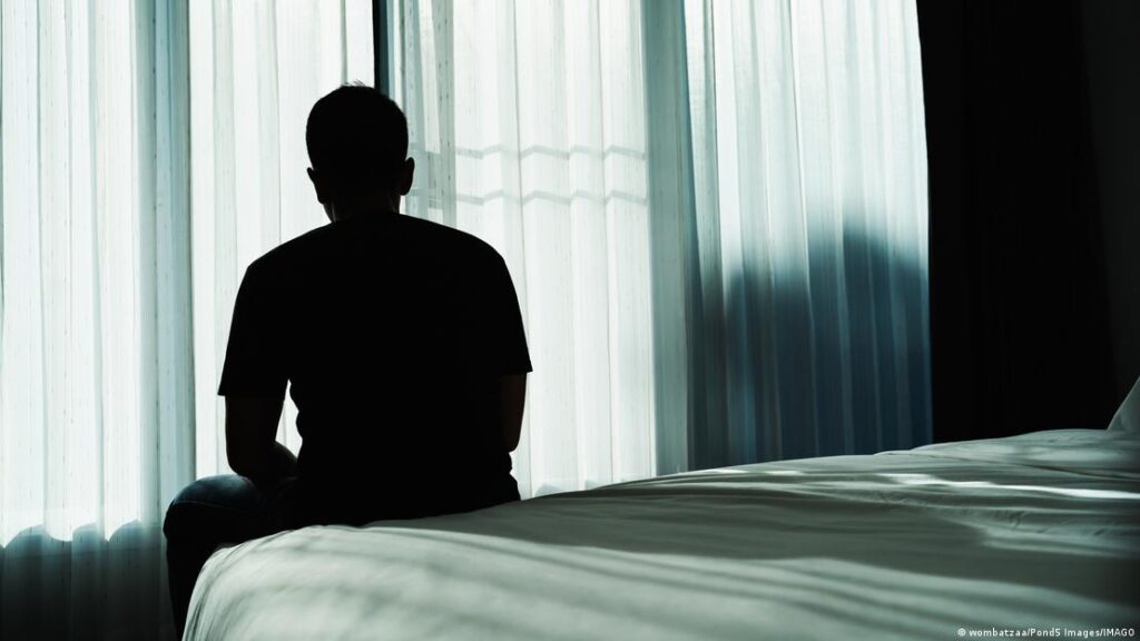 Estudio revela el impacto de la soledad en jóvenes adultos