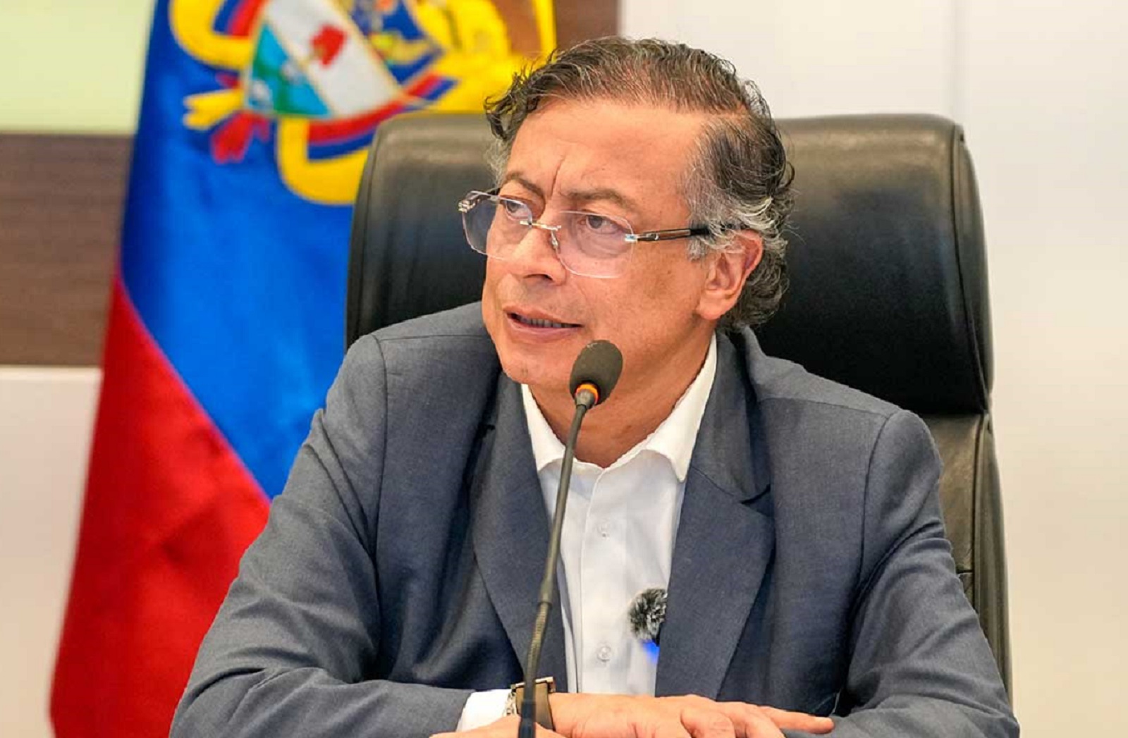 Petro va por nuevo decreto de emergencia económica: anuncia impuesto a utilidades de los bancos y desata debate institucional